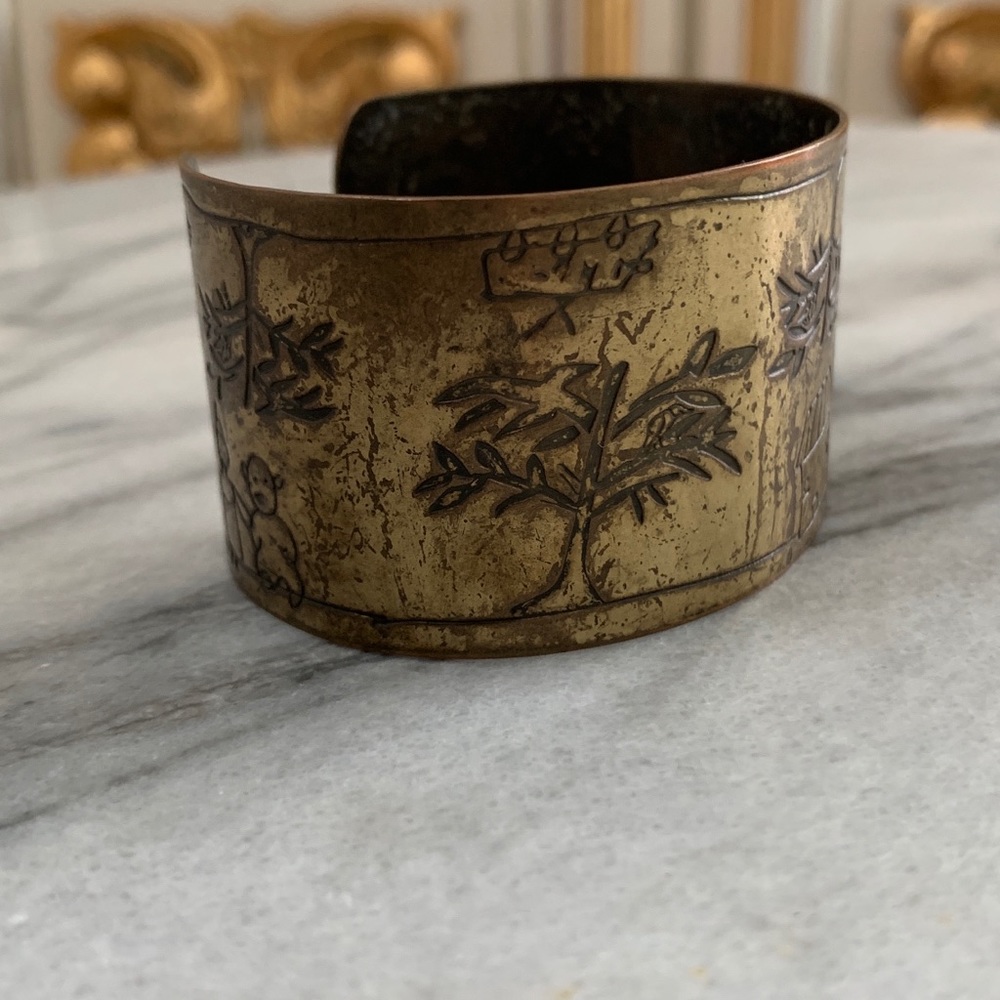 Antique Gold Tone Medal Carved Cuff - Picture 2 of 9
